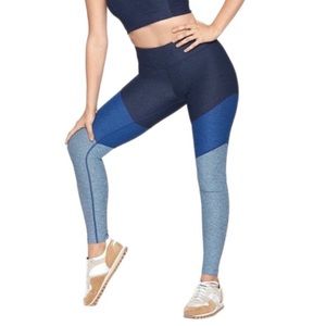 Navy Outdoor Voices 7/8 springs leggings